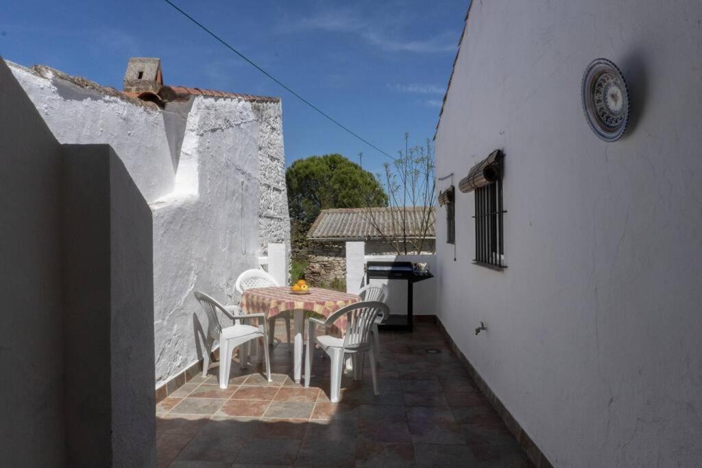 Apartamento Casa Tipica Extremena Cheles Exterior foto